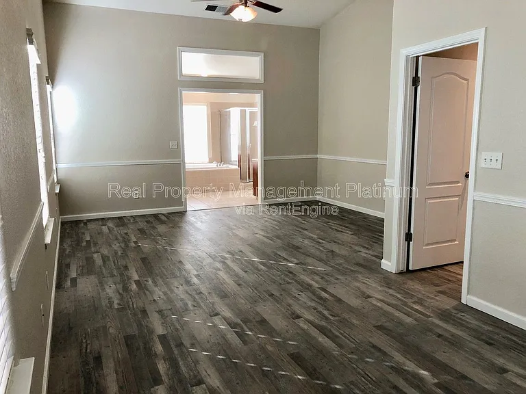 546 Everglade Ave — Photo 5