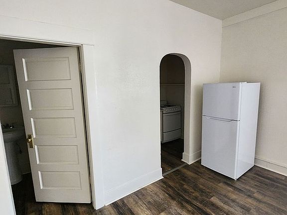 3rd image of 410 N Tower Ave APT 3