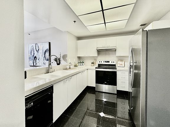 5th image of 525 E Seaside Way Unit 305