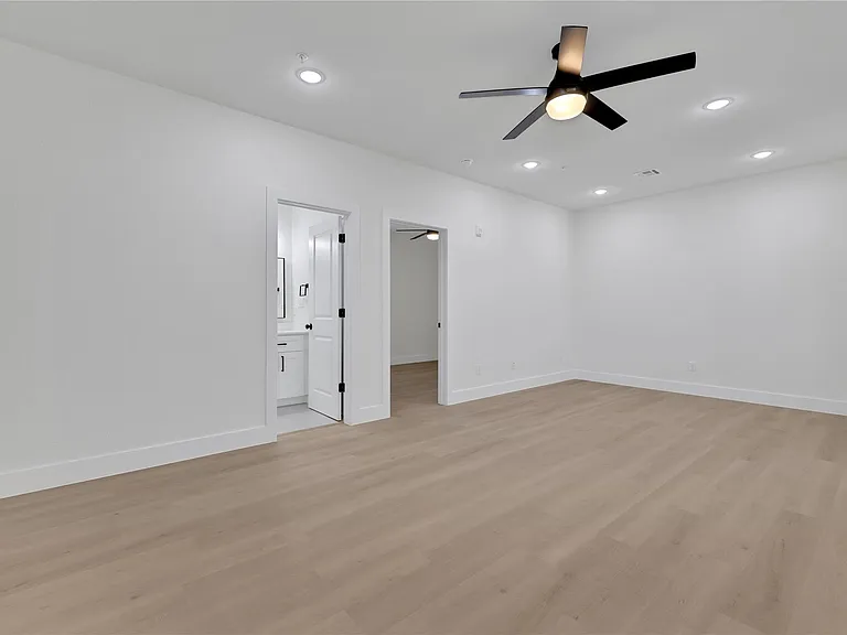 2613 Delafield St #2 — Photo 11