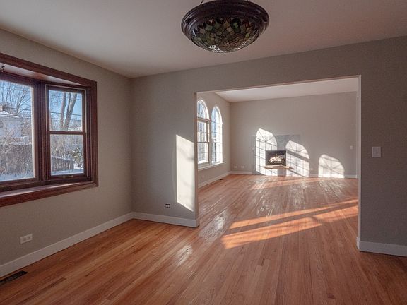 2nd image of 20 N Regency Dr W