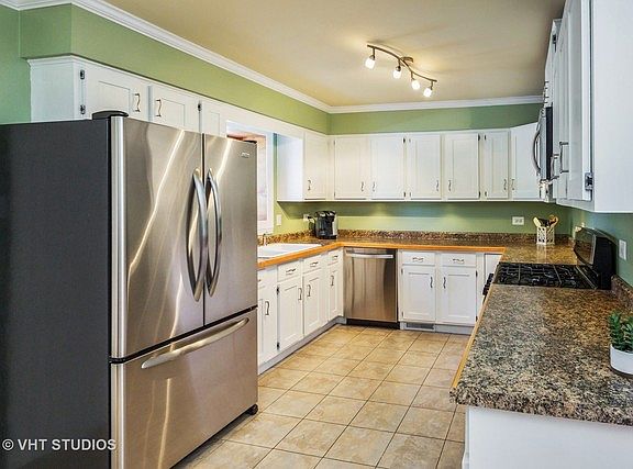 4th image of 780 Bryn Mawr Ave