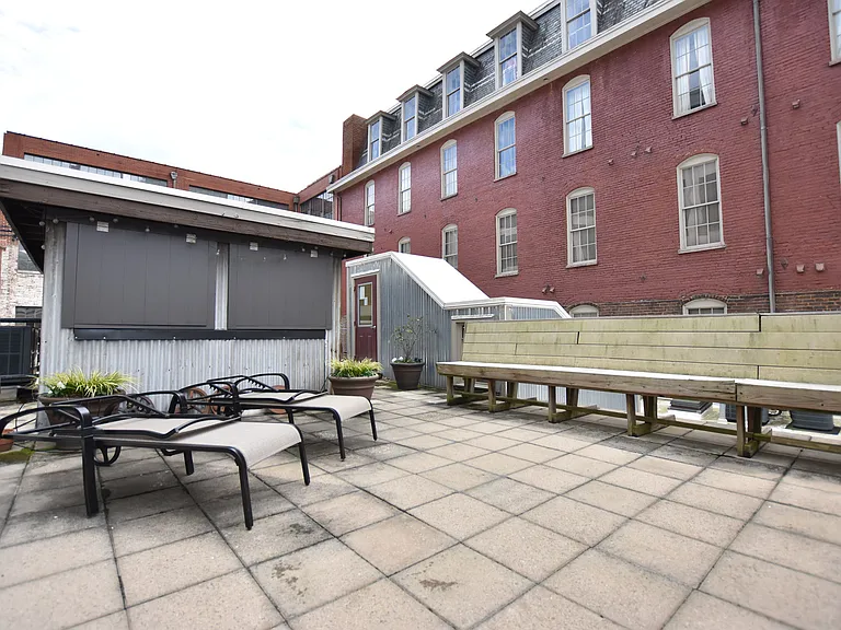 401 E 4th St #305 — Photo 21