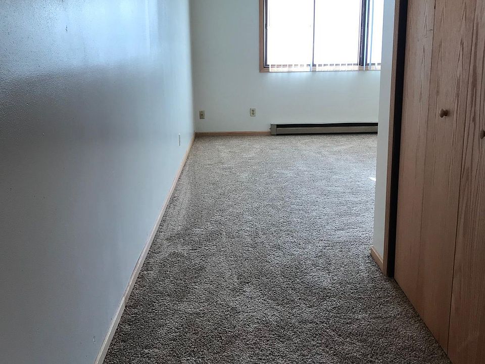 2nd image of 202 1st St