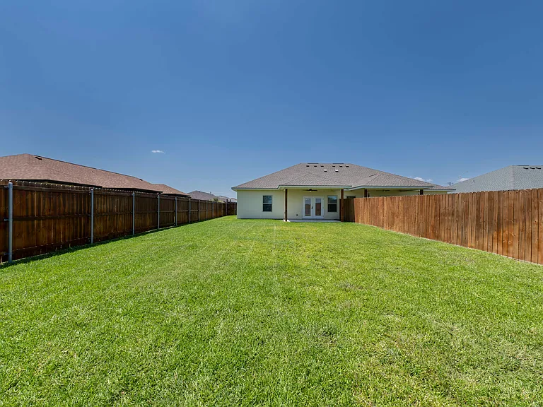 301 Navarro Xing — Photo 11