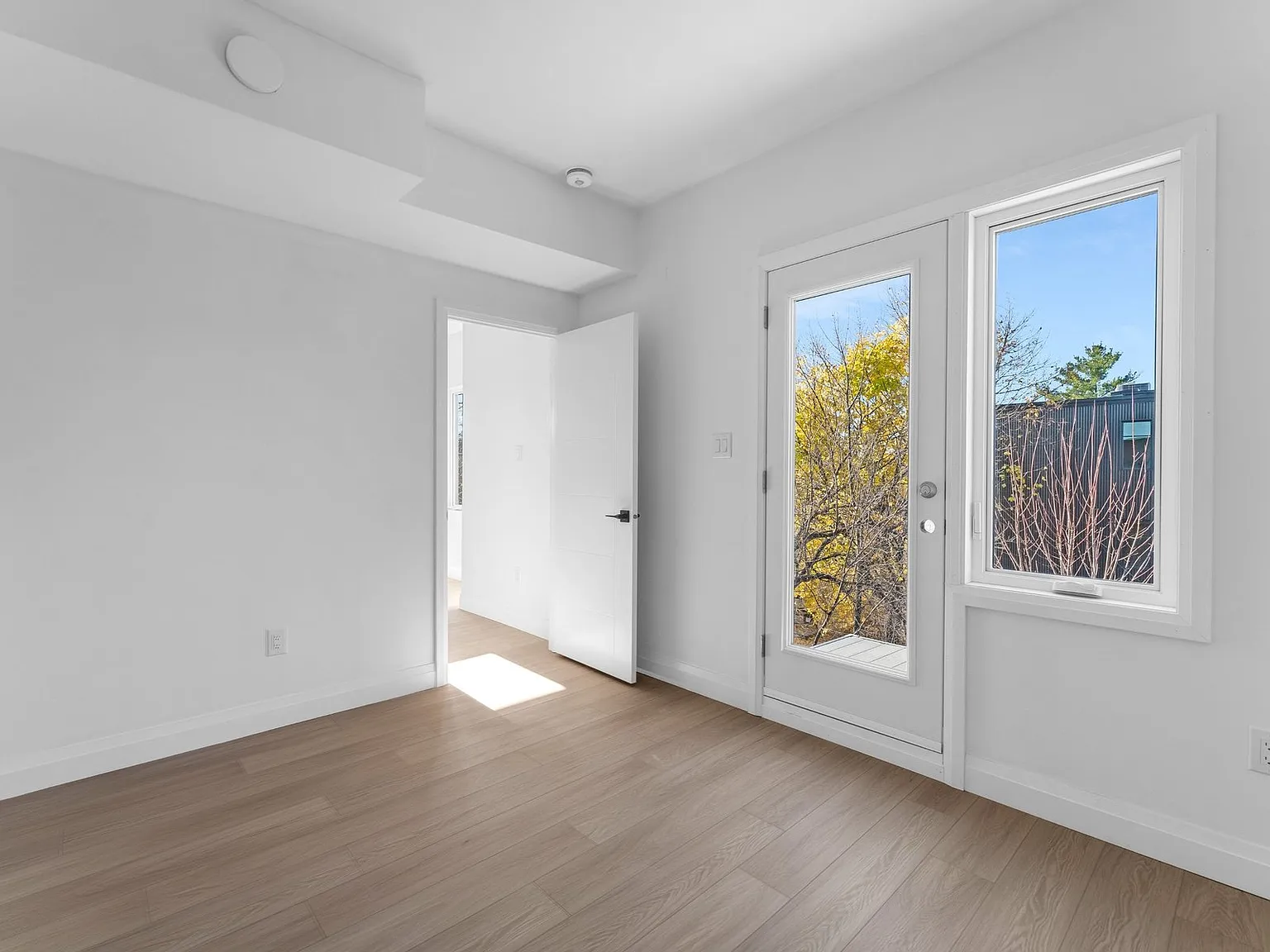 368 Tweedsmuir Ave — Photo 4