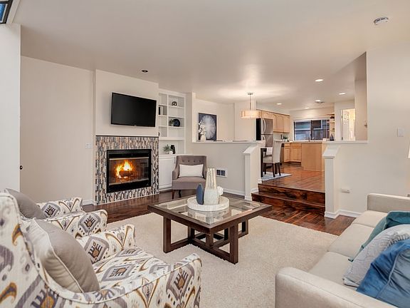 4th image of 5932 Fauntleroy Way SW APT 1