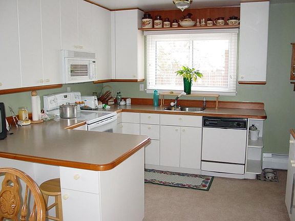 5th image of 818 Park Dr