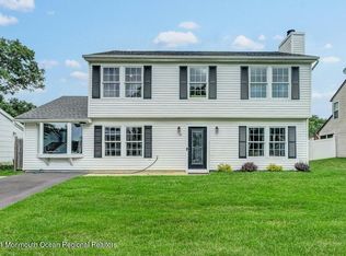 44 Bowline St, Barnegat, NJ 08005