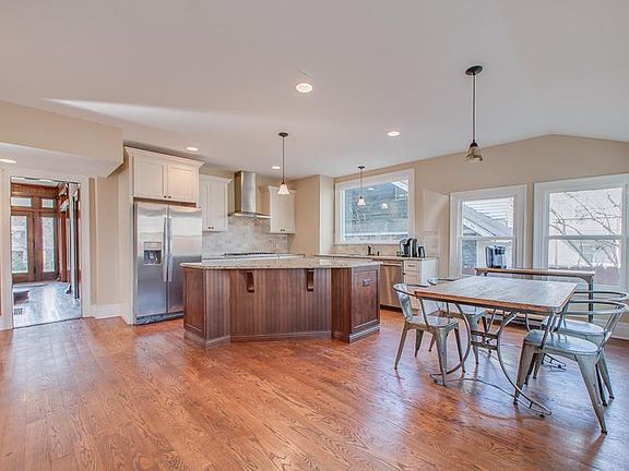 5th image of 2402 Blair Blvd #A