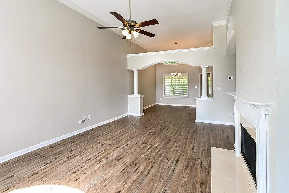 3 bed, 2.5 bath, 2007 sqft, $2,090 — Photo 4