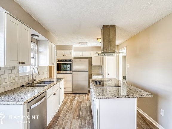 4th image of 2811 Eaglerock Cir