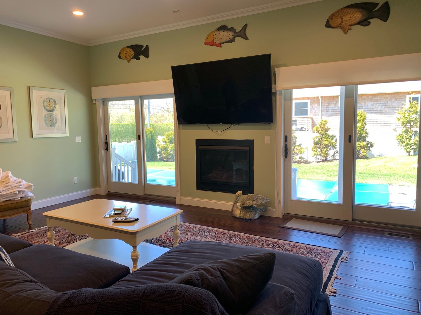  Den off pool