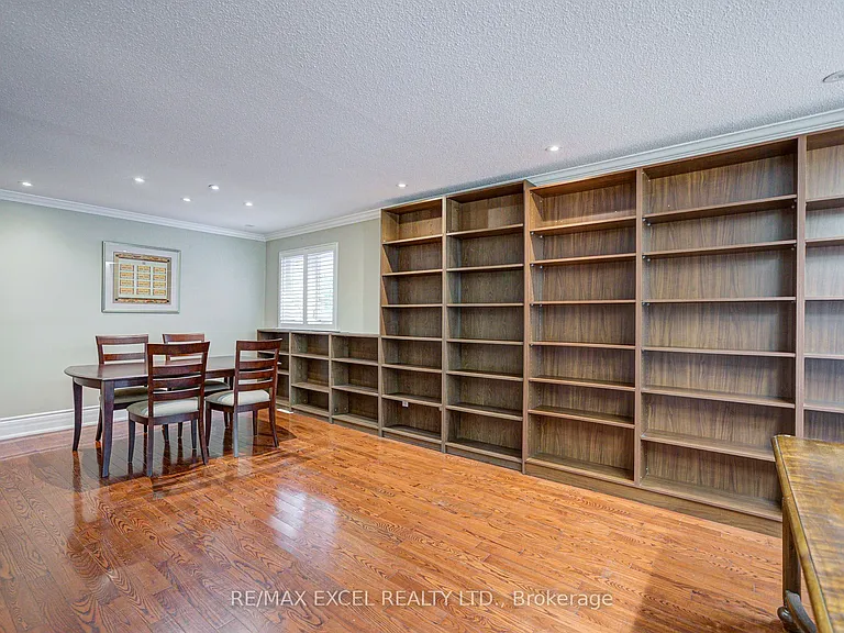 108 Babcombe Dr — Photo 11
