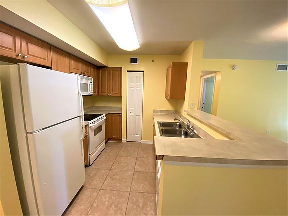 4th image of 6768 Heritage Grande Unit 106