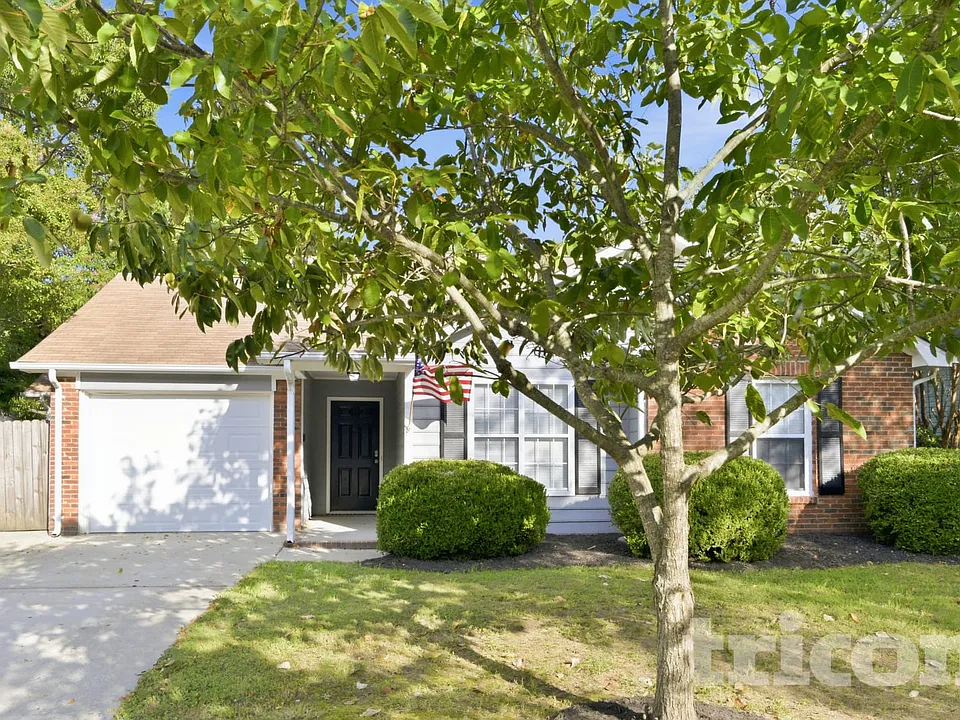 5001 Alexis Dr