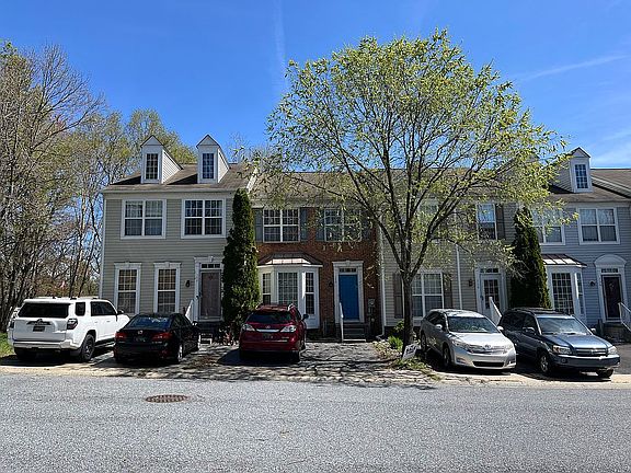 2nd image of 140 Creekmont Ct