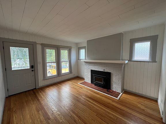 5th image of 934 Edgewood Dr