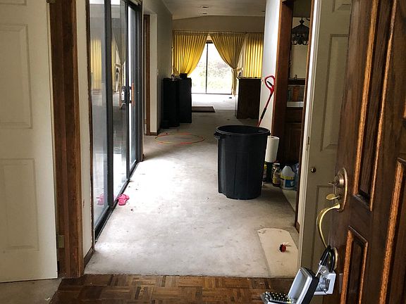 2nd image of 2031 Rosemont Ave APT 1