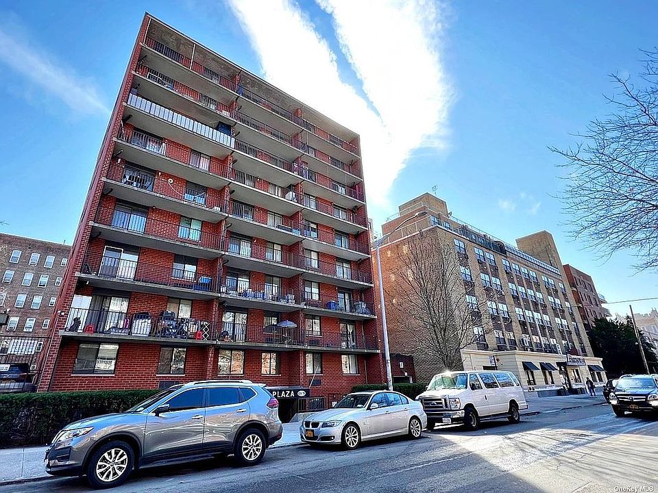 1st image of 13976 35th Ave APT 6C