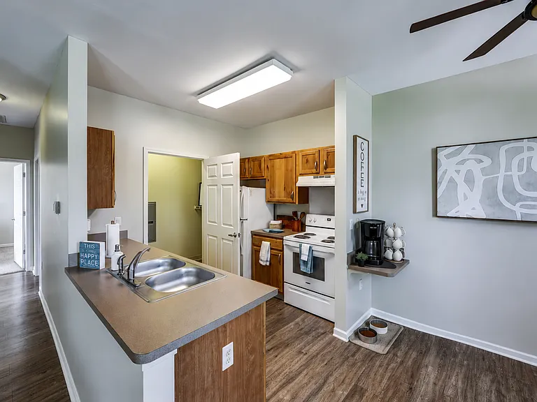 Avondale 55+ Apartments — Photo 10