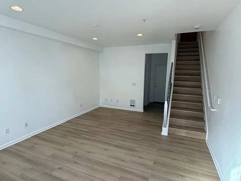 1419 Nevin Plz — Photo 7