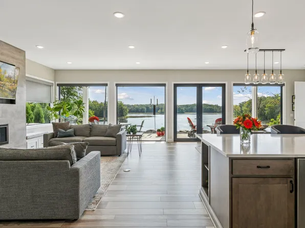 4869 Linden Cove Ln, Savage, MN 55378