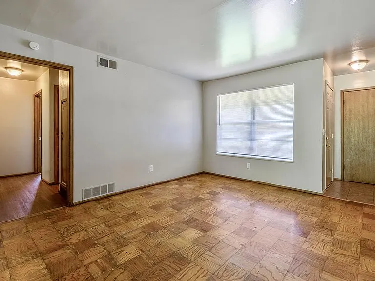 1509 NE 33rd St — Photo 6