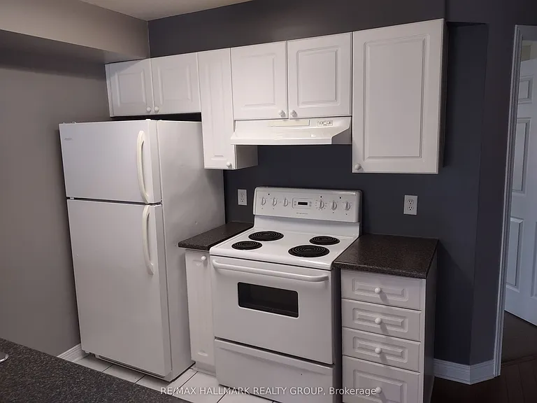 429 Somerset St W #313 — Photo 4