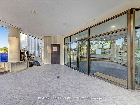 5th image of 5580 Sheppard Ave E #113