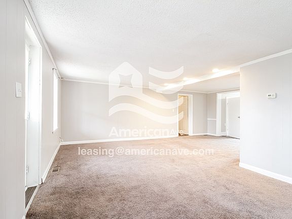 14266_003_living_room_14242147.jpg