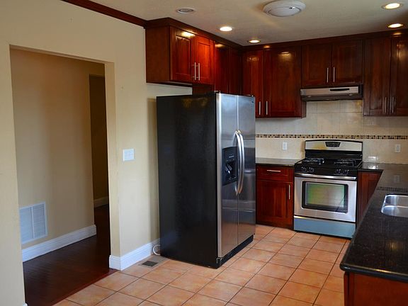 2nd image of 205-209 N Humboldt St