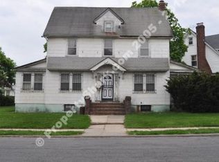 18816 Quencer Rd, Saint Albans, NY 11412