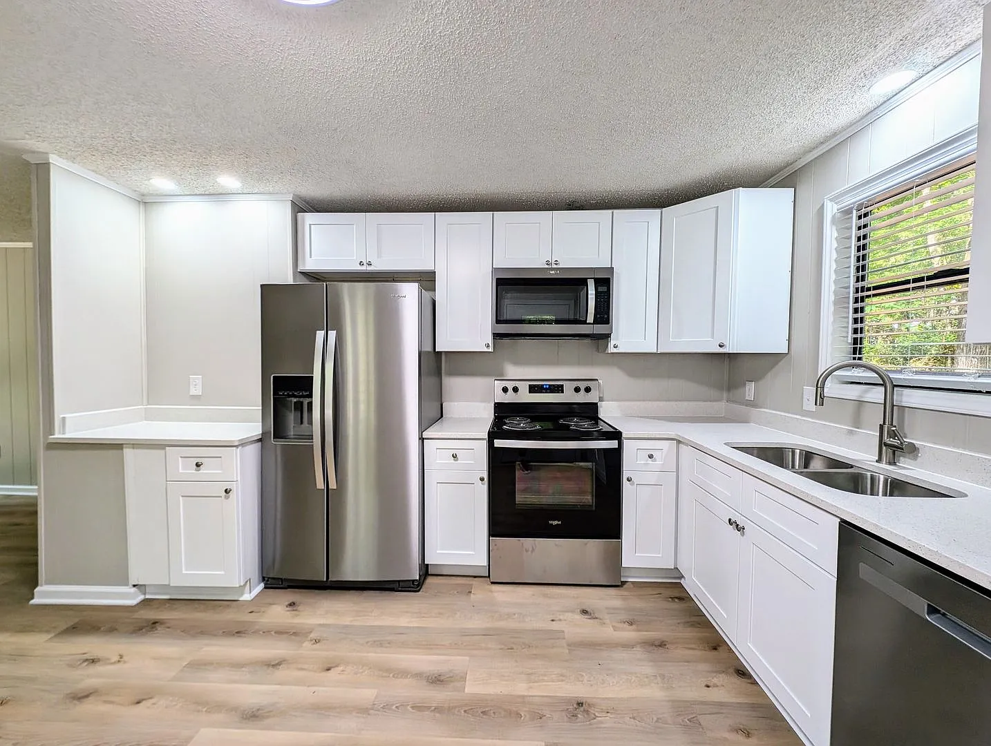 190 Forsythia Court — Photo 4