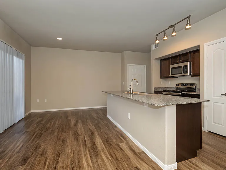 2a2/2b2 Renovated 959 SQFT 2 Bed 2 Bath