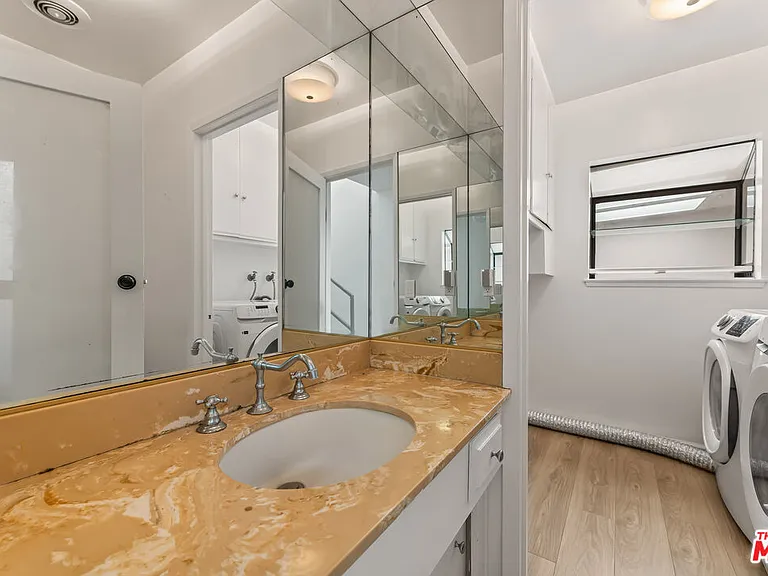 3500 W Manchester Blvd #462 — Photo 11
