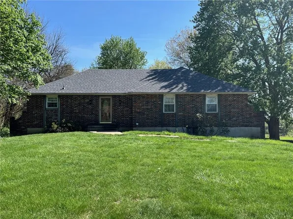 6109 Trott Rd, Belton, MO 64012