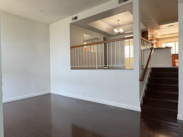 905 Michelle Ct — Photo 22