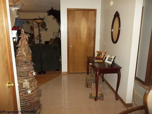 4th image of 625 N Tenney Dr