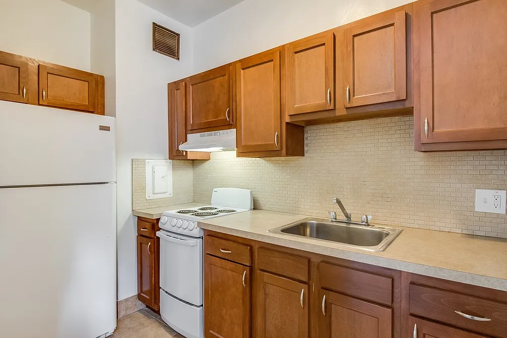 New Cadillac Square Apartments — Photo 1
