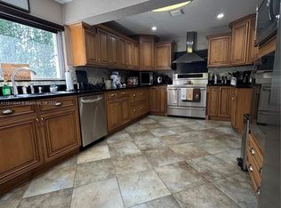 6905 SW 148th Ct, Miami, FL 33193