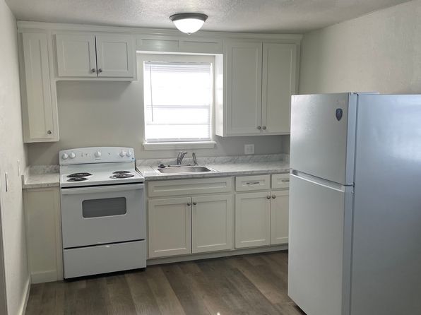 223 1/2 E Tonhawa St #1