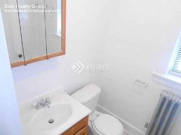 4th image of 7600 N Greenview Ave APT 205
