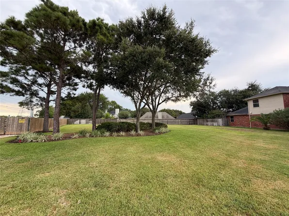 1212 Bay Area Blvd, League City, TX 77573