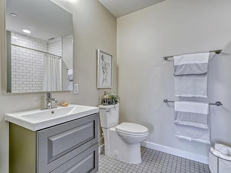 323 Taughannock Blvd — Photo 27