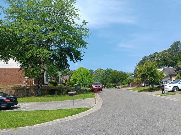5th image of 3427 Woodcrest Dr