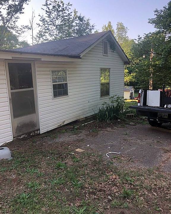 370 Graham Dr, Selmer, TN 38375 Zillow