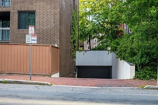 331 Harvard St — Photo 11