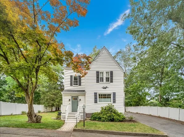 3 Highet Ave, Woburn, MA 01801