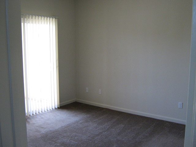 Building Photo 3